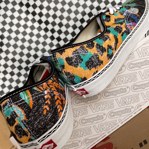 Vans Men’s Authentic Crayola Van Doreen Inspiration sneakers - Picture 11 of 16